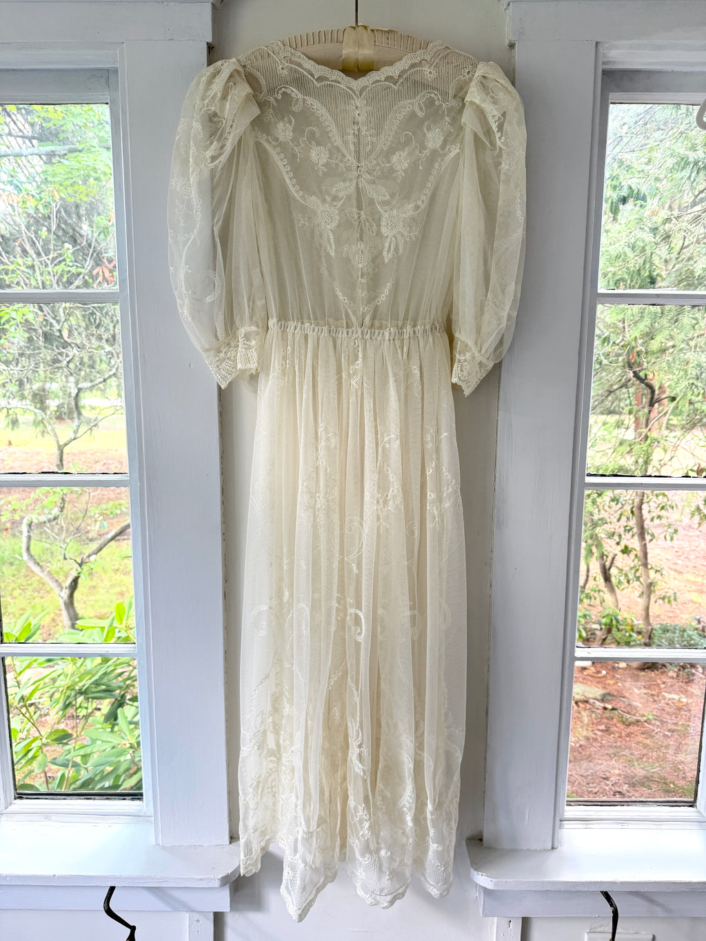 Vintage 70s Sheer Embroidered Mesh 3/4 Length Sleeve Midi