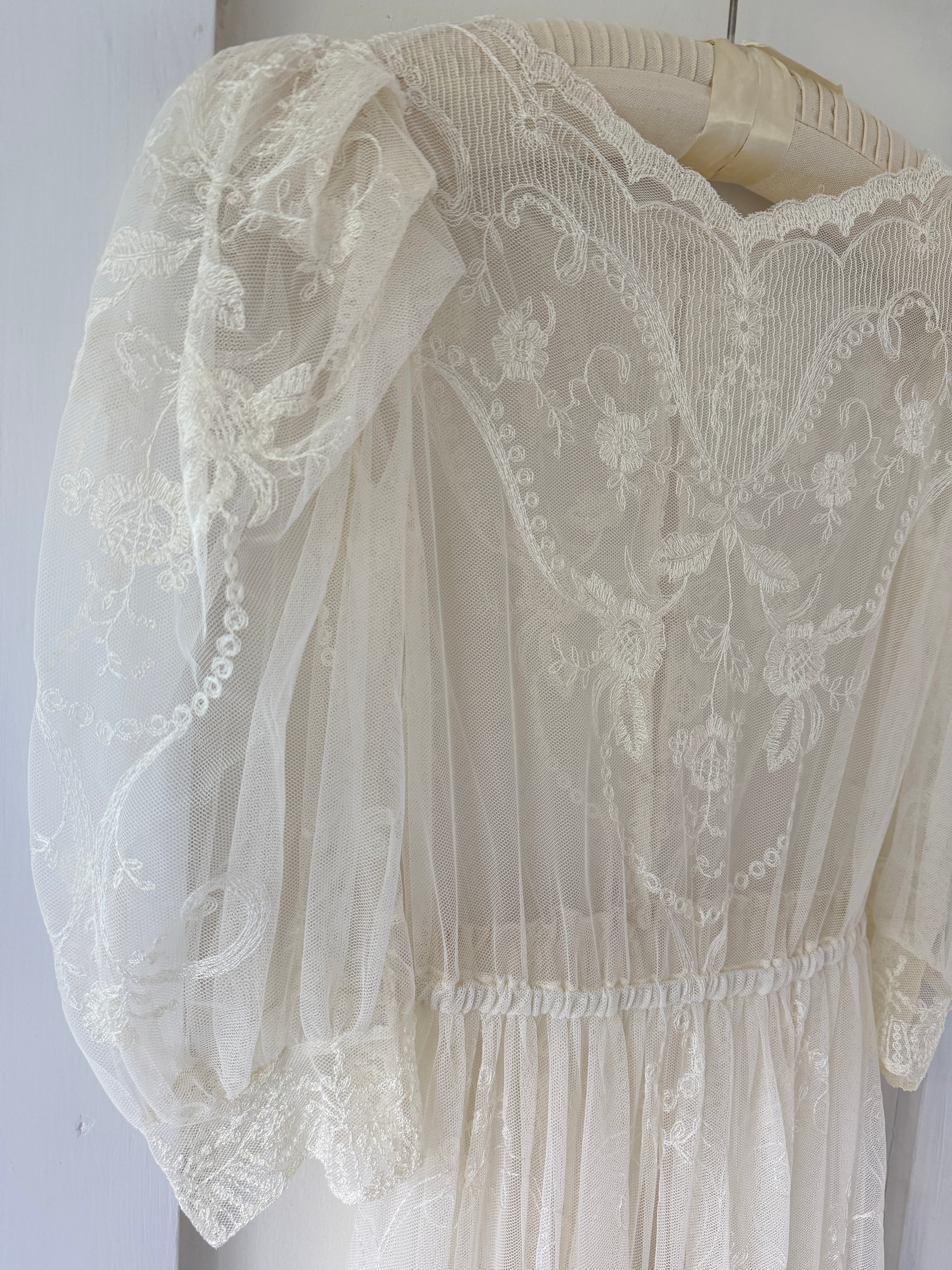 Vintage 70s Sheer Embroidered Mesh 3/4 Length Sleeve Midi