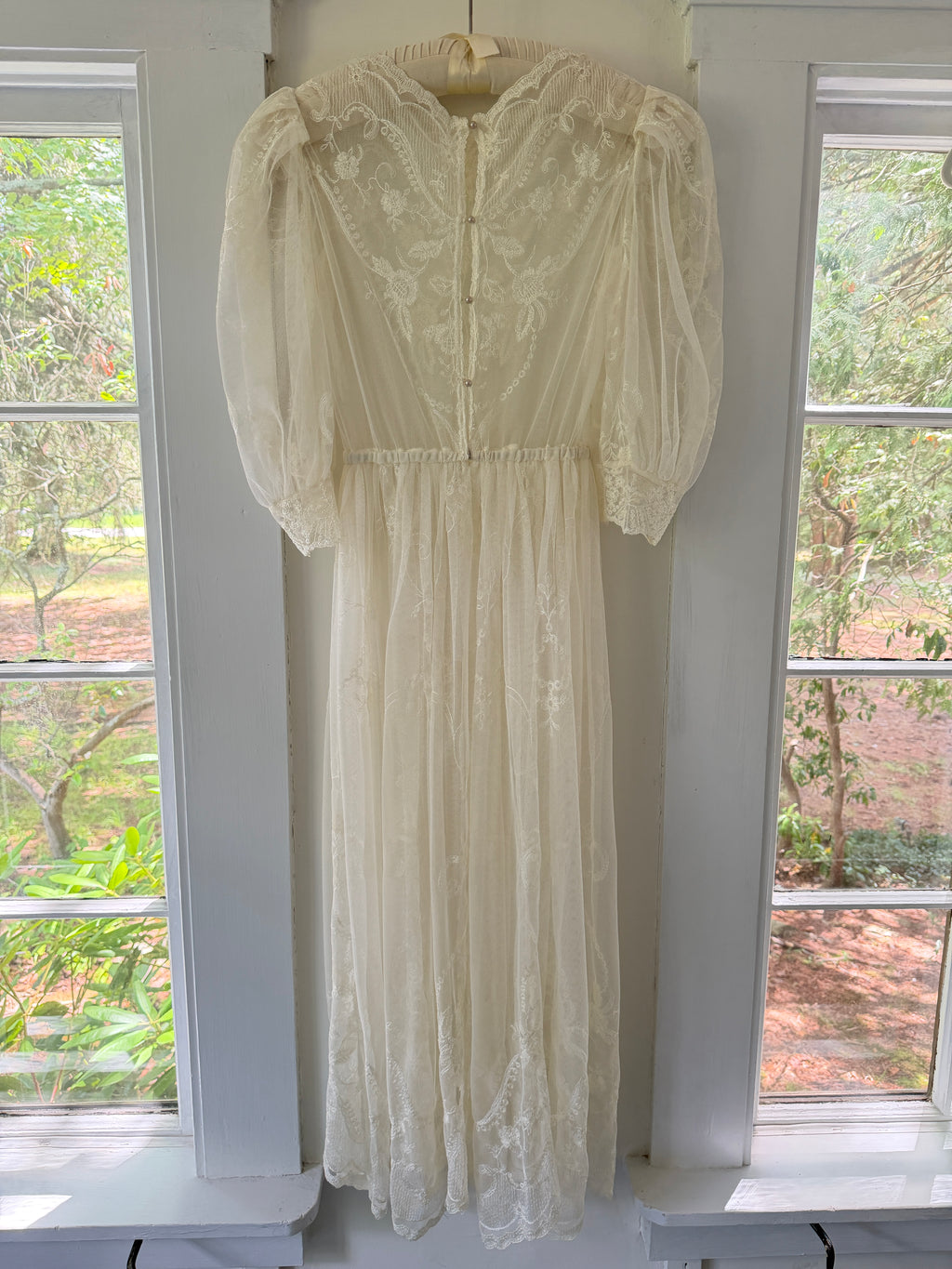 Vintage 70s Sheer Embroidered Mesh 3/4 Length Sleeve Midi